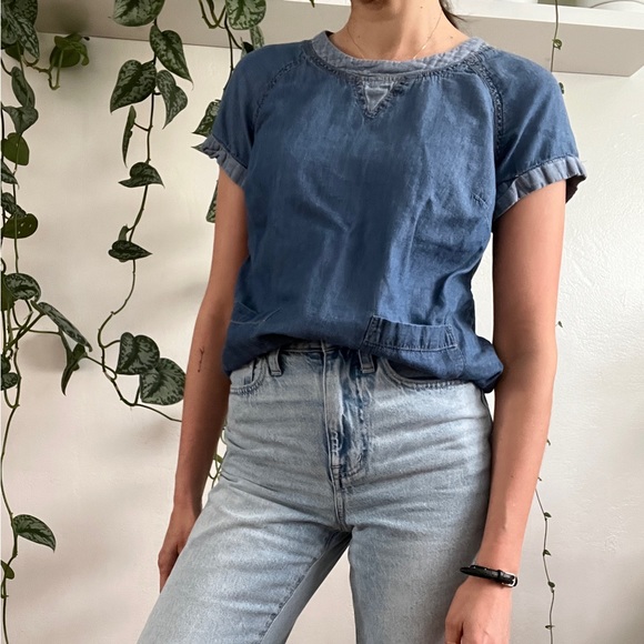 Converse Tops - Converse short sleeve two tone denim shirt with pockets